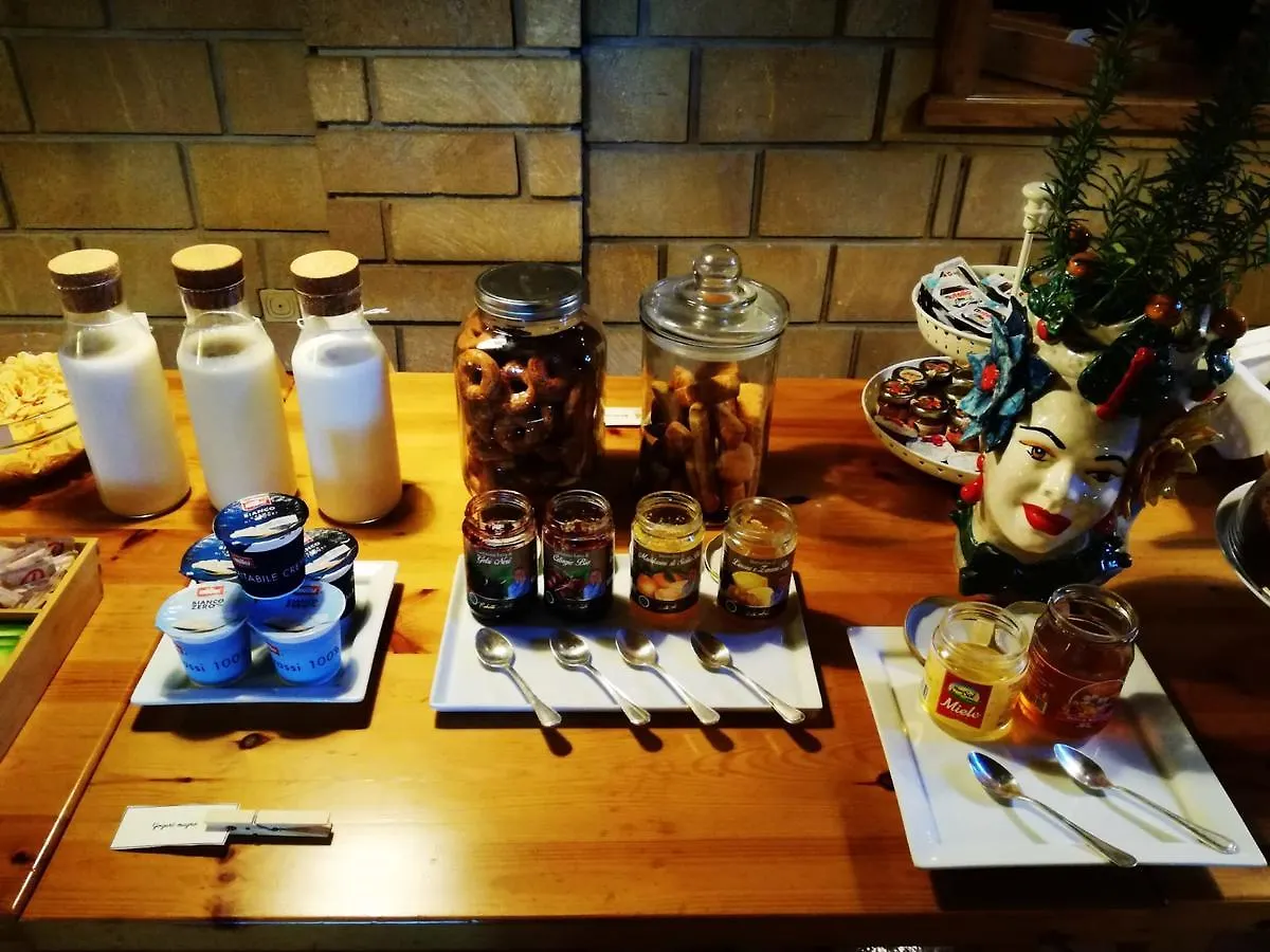 Hotel Villa Laura - Antico Borgo Di Sicilia Milici