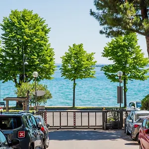 https://le-rive-del-lago.it-lombardy.com